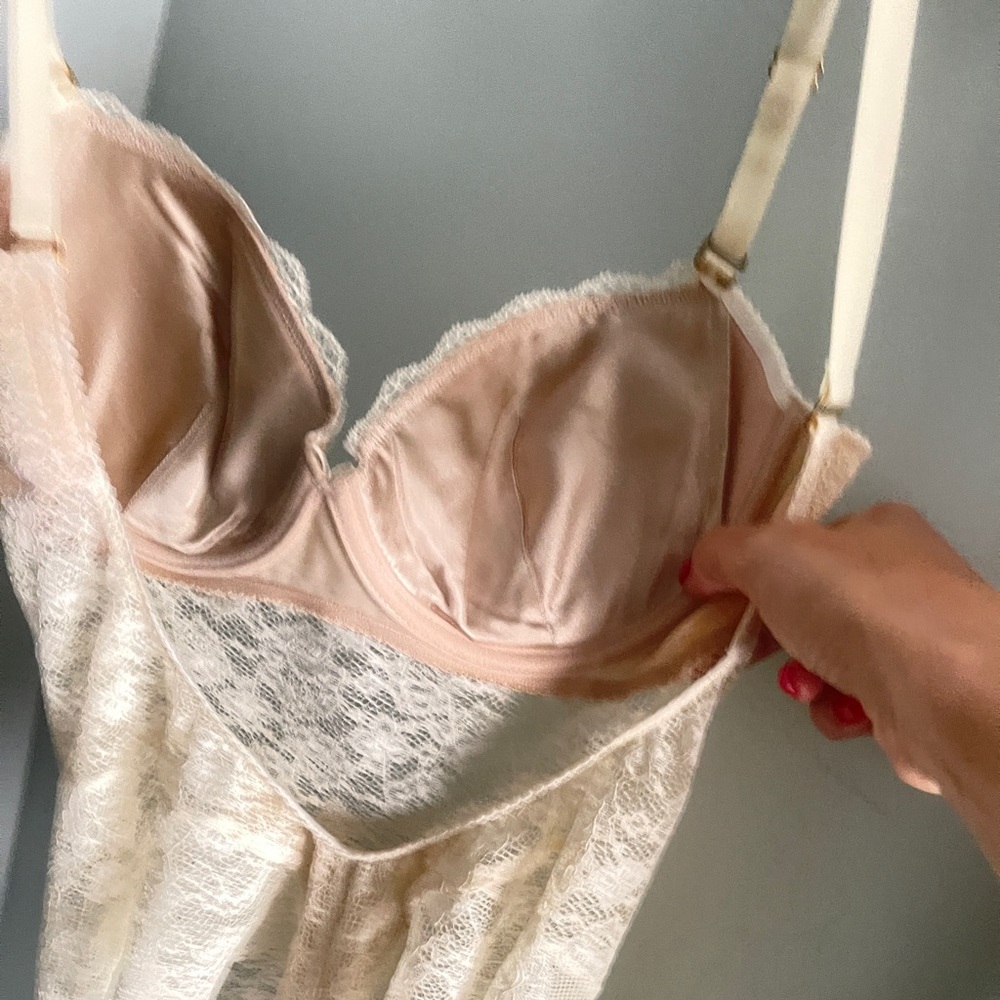ENGER LEGARD Holly Bodysuit 36C in Beige.